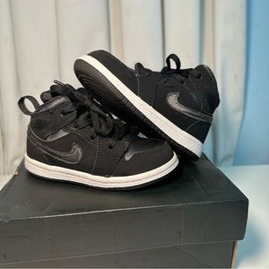 Toddler Jordan 1 Mid Size 7C